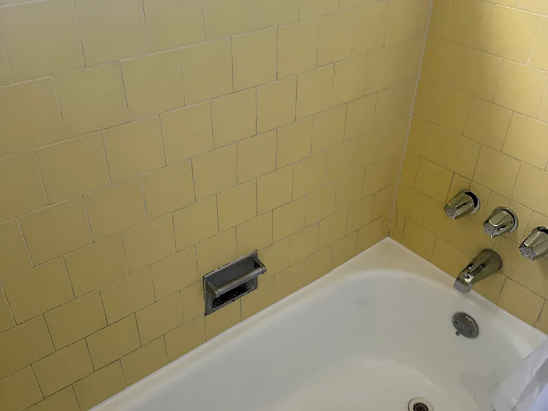 2215 N Catalina St #A — Photo 1