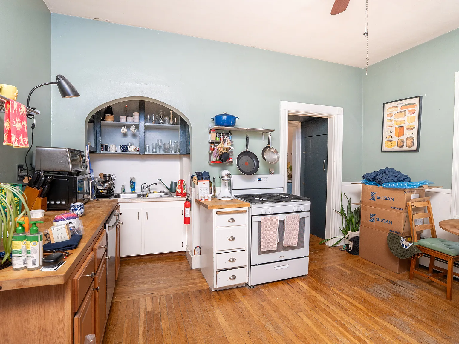 1 bed, 850 sqft, $2,000 — Photo 2