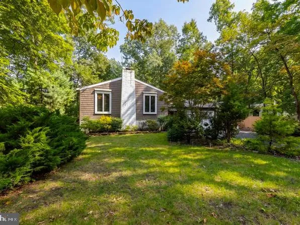 812 Birch Ter, Williamstown, NJ 08094