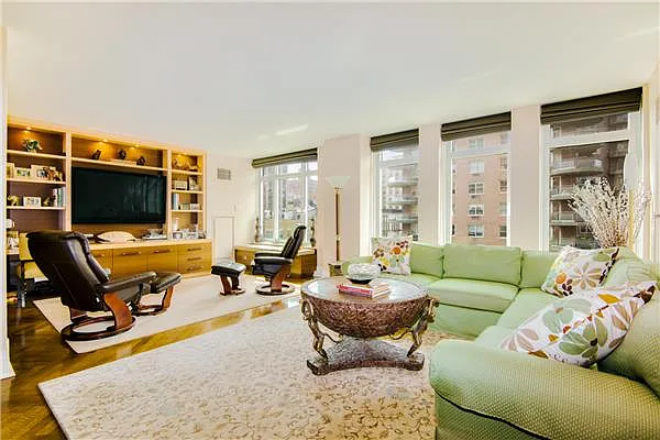 Sold by (Legacy) Elegran | media 7