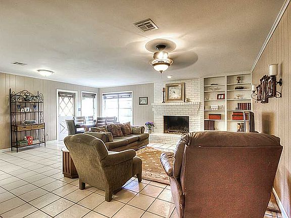 5th image of 2701 Knight St