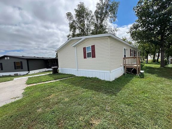 3rd image of 1440 W Plum St #206