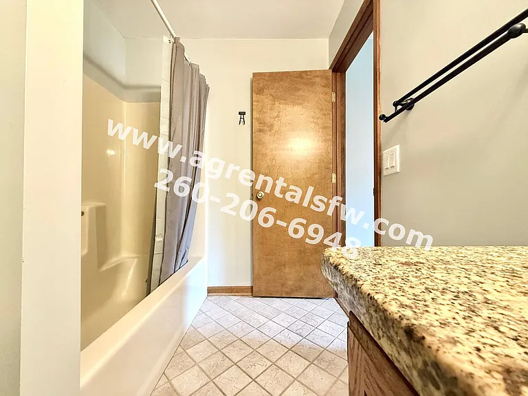 823 Woodland Springs Pl — Photo 17