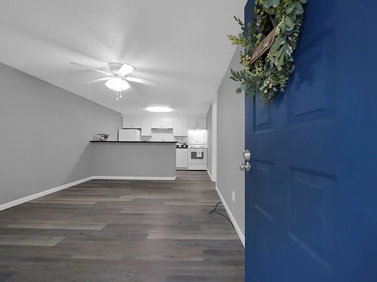 Plumwood Apartments — Photo 6