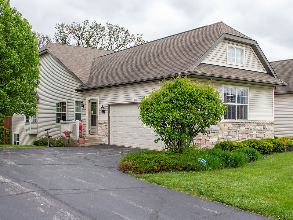 1st image of 11815 River Hills Pkwy #9