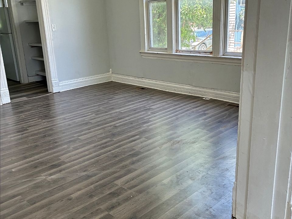 1st image of 307 E Promenade St