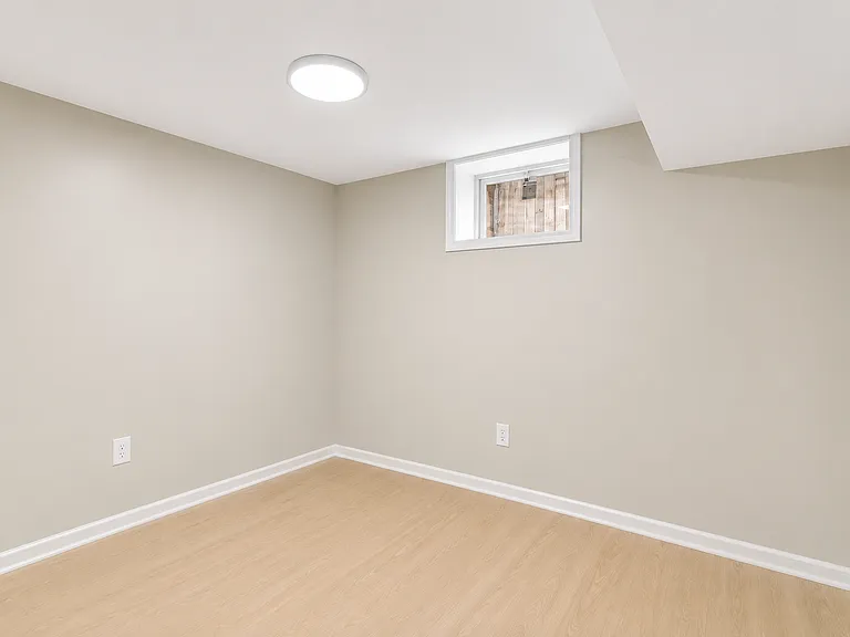 1405 Matthews Dr — Photo 10