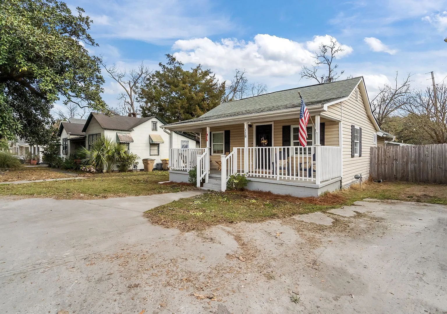 Timeless Charm Meets Modern Comfort 2BR Home in Port Wentworth — Photo 4