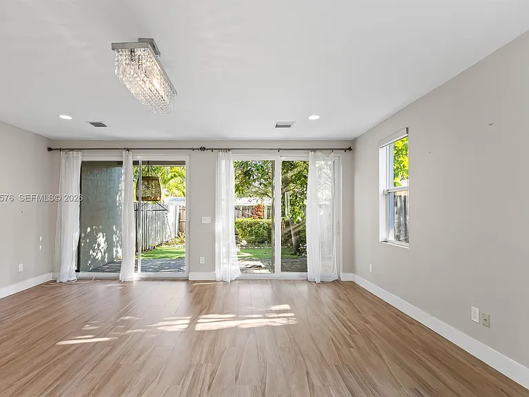 617 SW 17th St — Photo 19