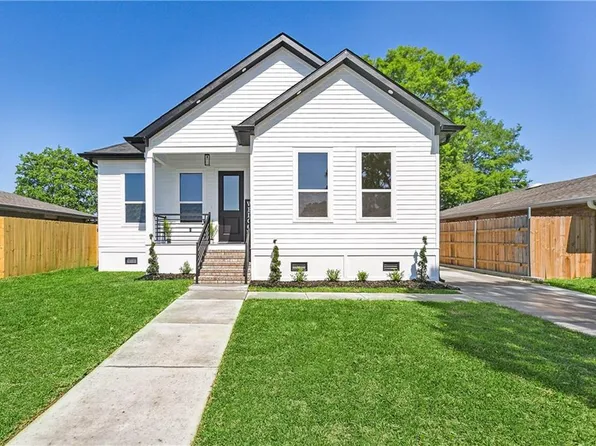 3312 Dauterive Dr, Chalmette, LA 70043