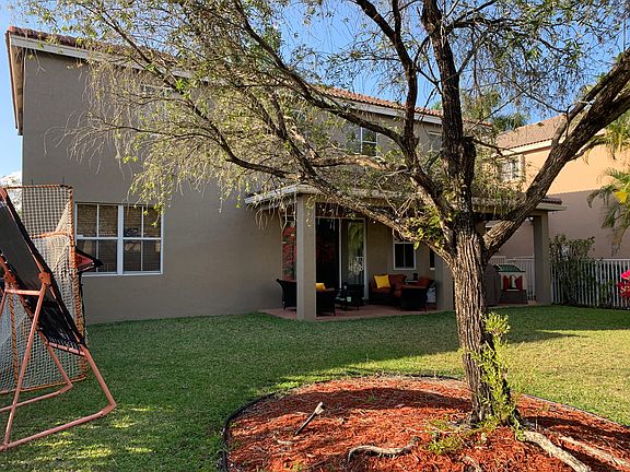 3rd image of 1017 Sunflower Cir