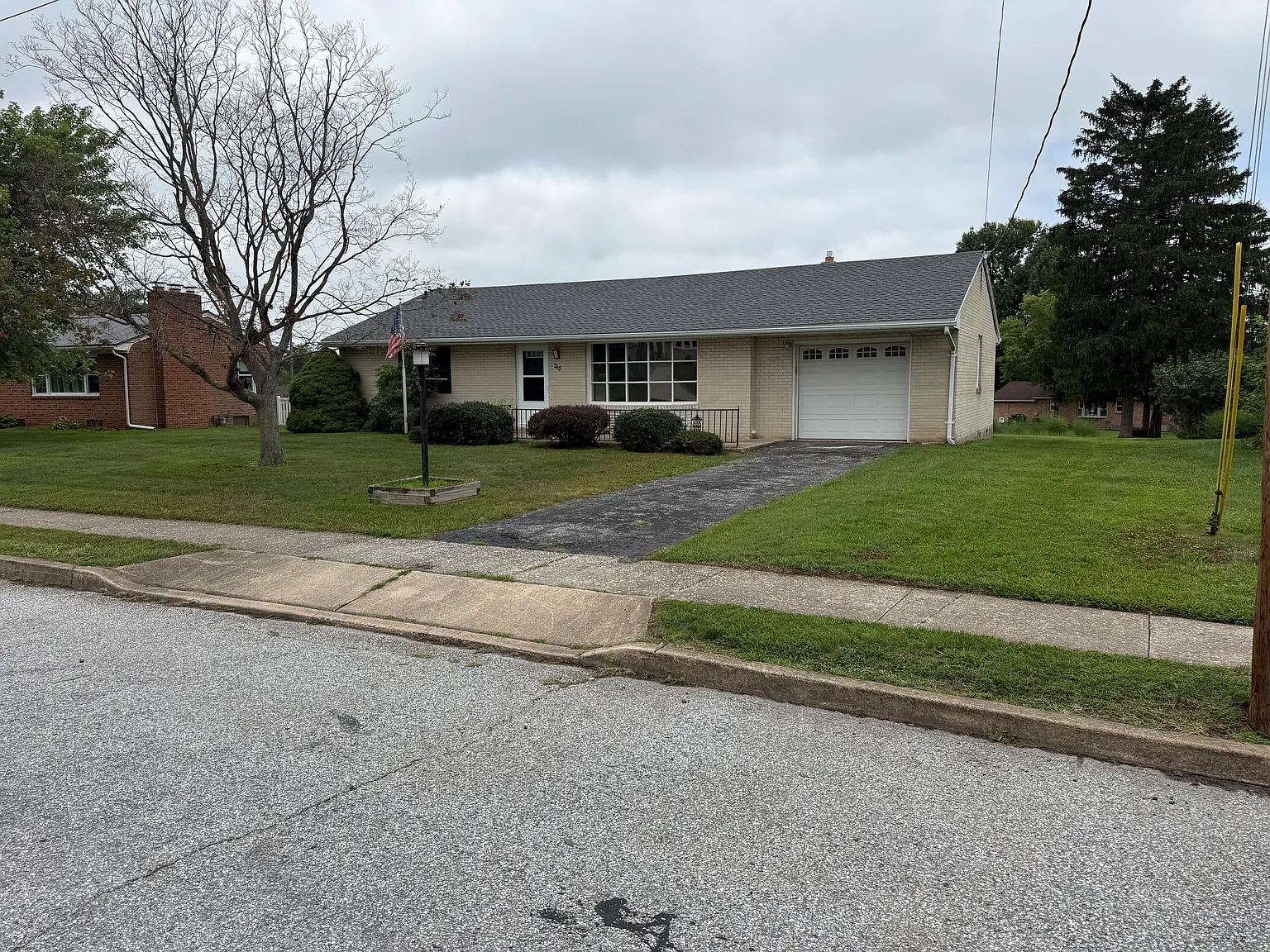 3 bed, 1680 sqft, $2,200 — Photo 1