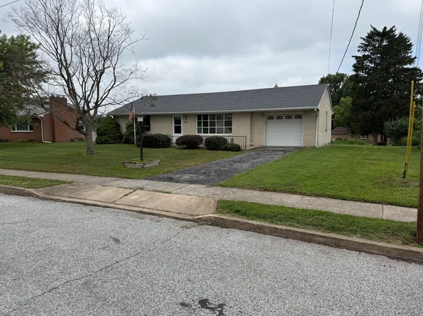 248 S 6th St, Mount Wolf, PA 17347