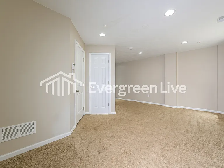 3126 Raintree Dr — Photo 13
