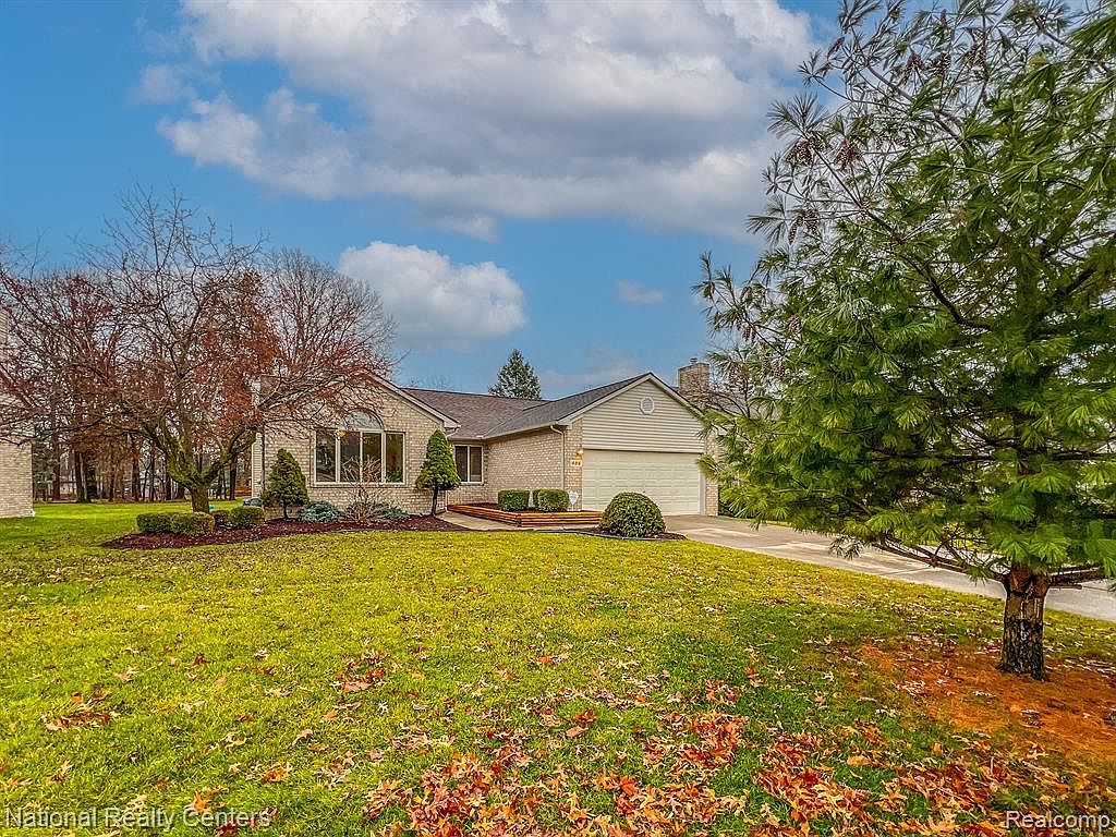 486 River Ridge Dr, Waterford, MI 48327 | MLS #20230102364 | Zillow