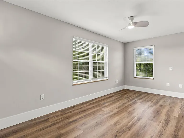 11462 Commercial St — Photo 29
