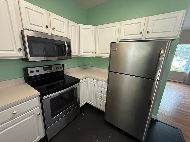 5866 Regency Dr — Photo 7