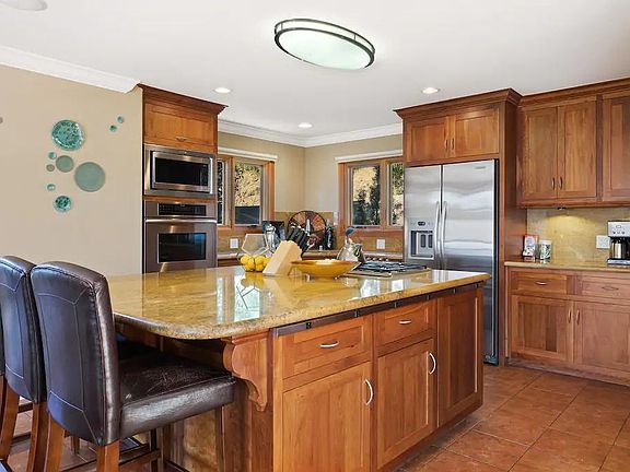 5th image of 583 Montecito Blvd #A