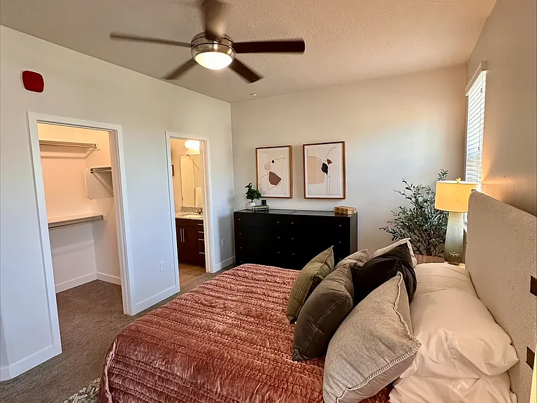 513 S 620 E — Photo 16