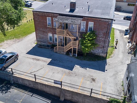 2nd image of 10 N Lake St APT 7