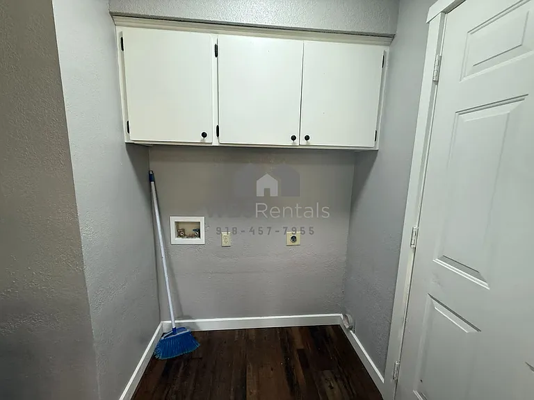 5421 W 77th St S — Photo 9
