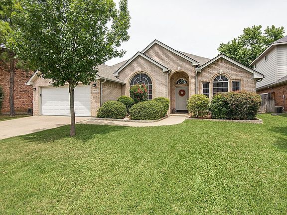 3rd image of 1612 Flatwood Dr
