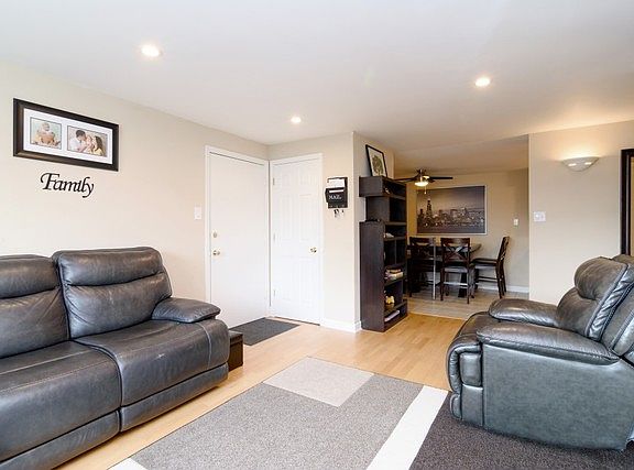 3rd image of 8814 Briar Ct Unit 2C