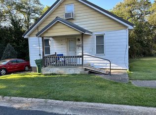 753 Oak St, Chester, IL 62233