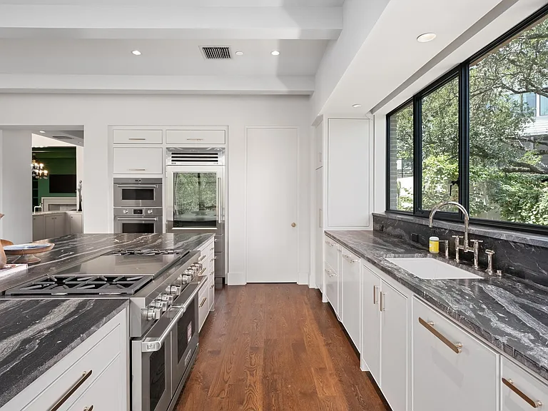 4500 River Wood Ct — Photo 14