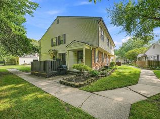 33707 Bayview Dr, Chesterfield, MI 48047