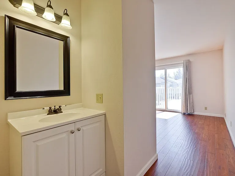 10995 Northseal Sq — Photo 39