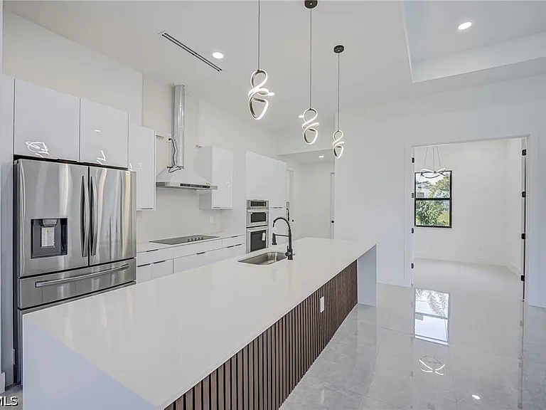 3500 33rd St SW — Photo 9