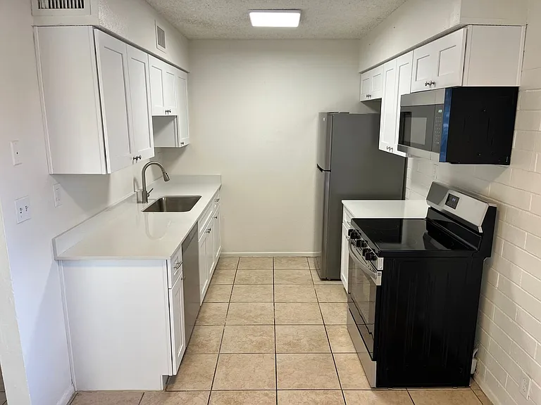 Catalina View Apartments — Photo 48