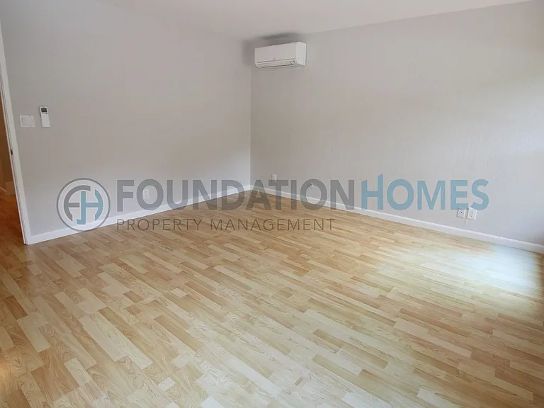 11 Glen Dr — Photo 24