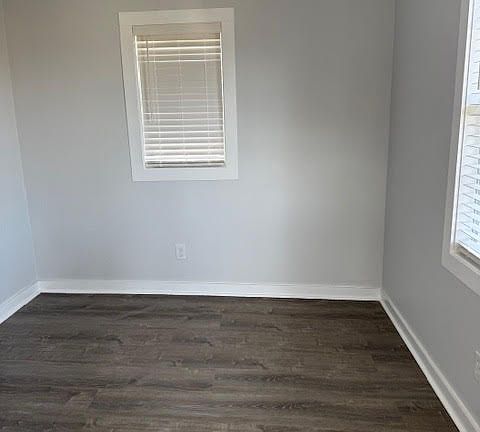 4th image of 408 Cedar Ave SW