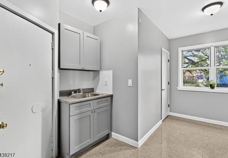 5 Monroe St #1 — Photo 3
