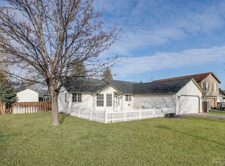 2053 SW 28th Ct, Redmond, OR 97756