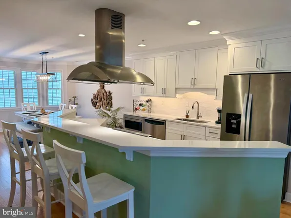 208 7th St #2, Ocean City, MD 21842
