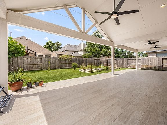 3rd image of 4526 Countrypines Dr