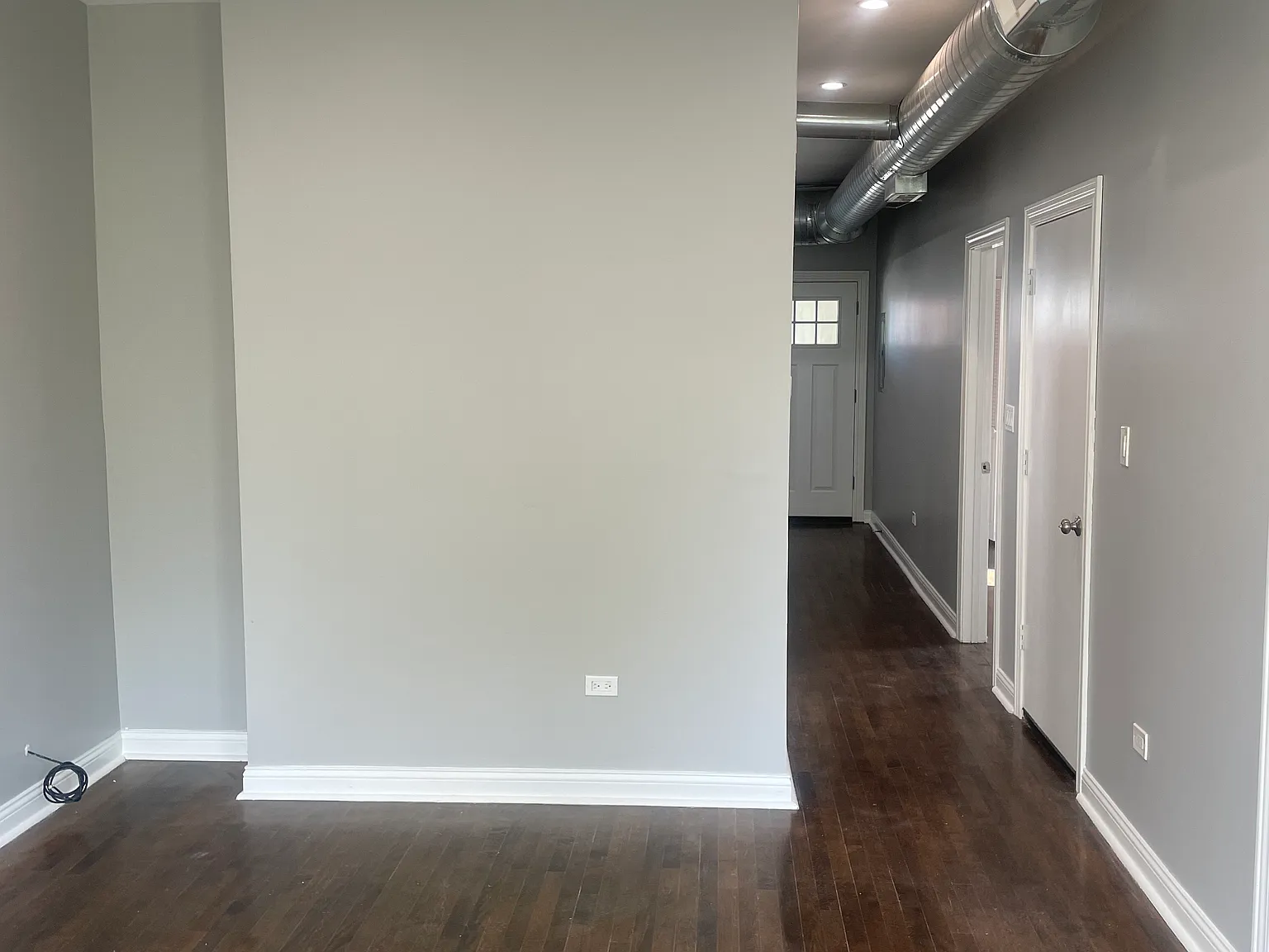 2923 N Wisner Ave — Photo 4