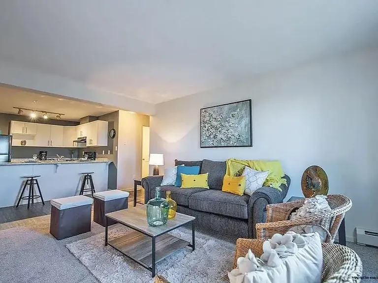 20 Kingsland Close SE #1407 — Photo 2