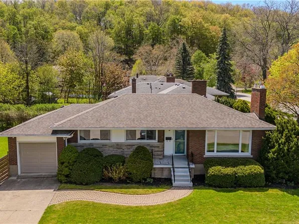 2 Glenbarr Rd, Saint Catharines, ON L2T 1Y1