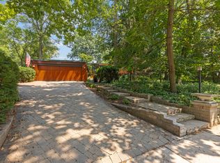 625 Midway Park, Glen Ellyn, IL 60137