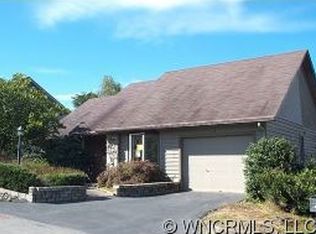 12 Zachary Ridge Rd, Asheville, NC 28804