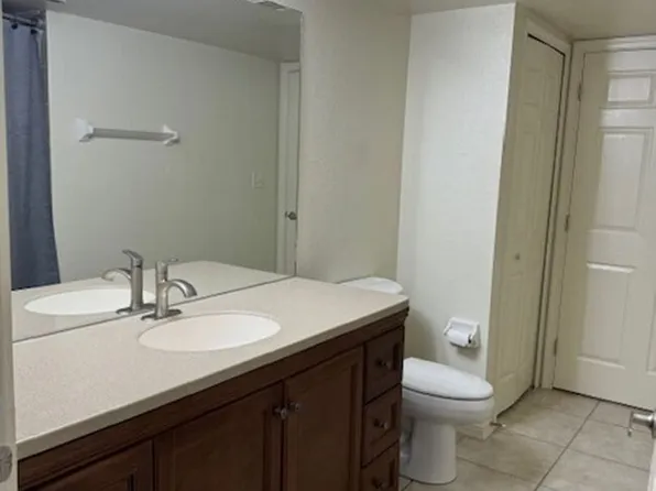 4520 Skyline Blvd, Cape Coral, FL 33914