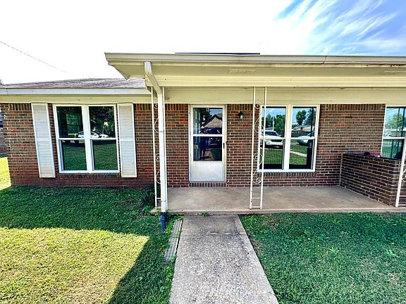 2nd image of 702 Candler Ave