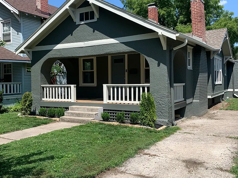 2111 Erie St — Photo 11