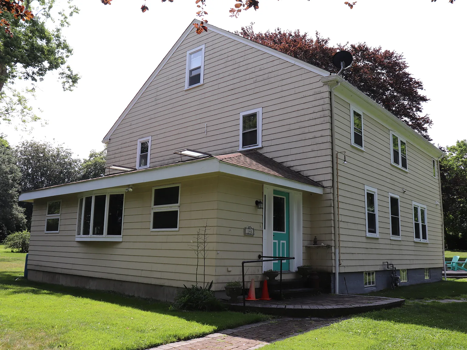 5 bed, 2197 sqft, $3,500 — Photo 2