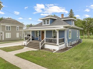 815 Pleasant St, Sumner, IA 50674