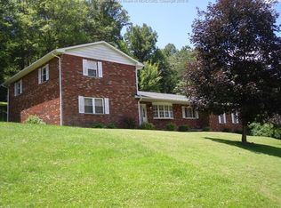 3954 Indian Creek Rd, Elkview, WV 25071